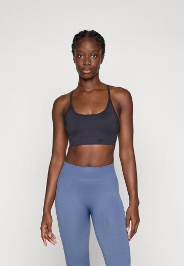 Спортивный бюстгальтер