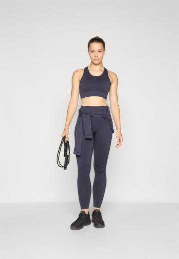 Спортивный бюстгальтер