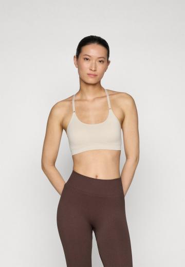 Спортивный бюстгальтер