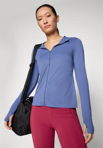 Спортивная куртка