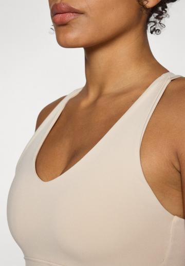 Бюстгальтер без косточек