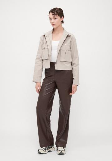 Куртка с накладнымит карманами