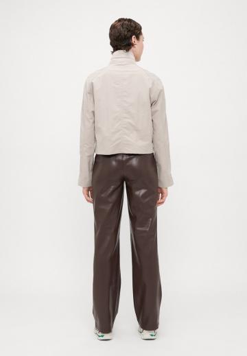 Куртка с накладнымит карманами