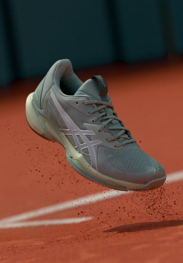 Теннисные кроссовки