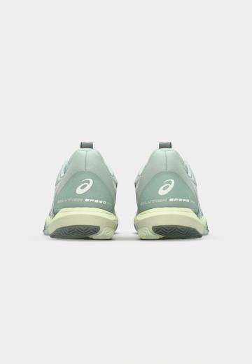 Теннисные кроссовки