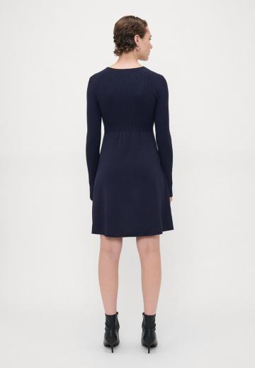 Вязаное платье