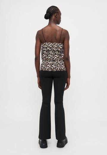 Топ на бретельках