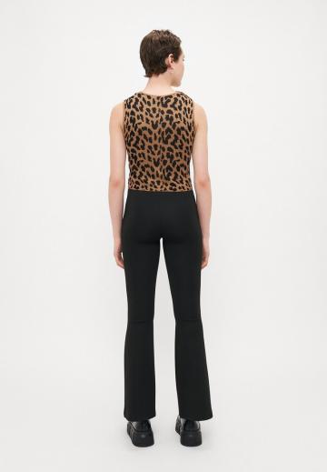 Пуловер без рукавов