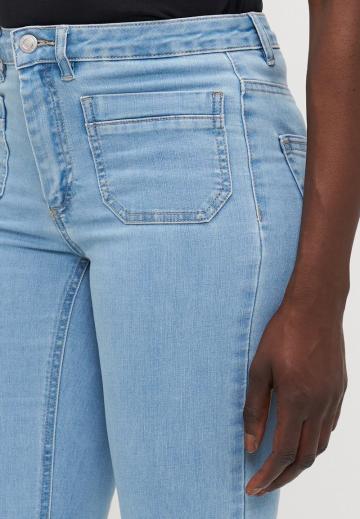 Клешеные джинсы