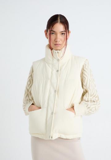 Стеганый жилет