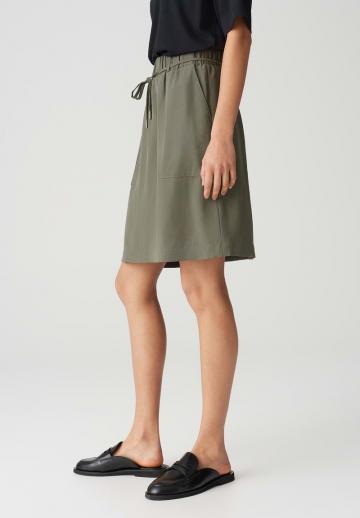 Юбка с накладными карманами