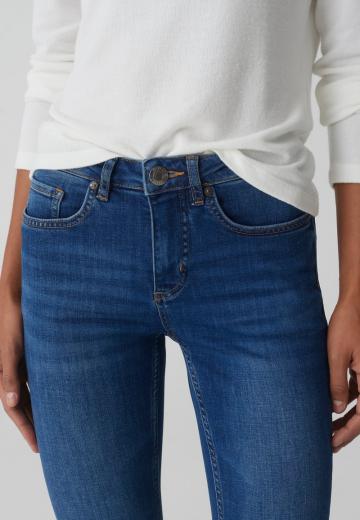 Узкие джинсы
