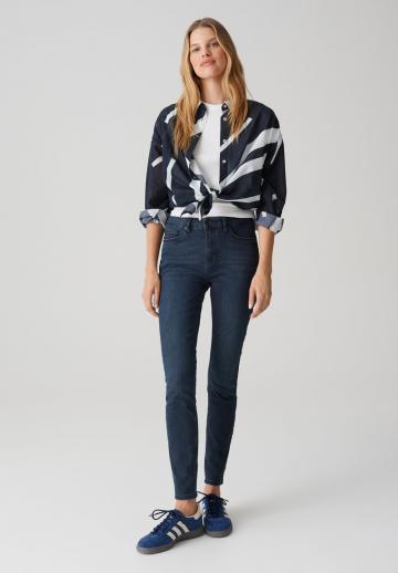 Узкие джинсы