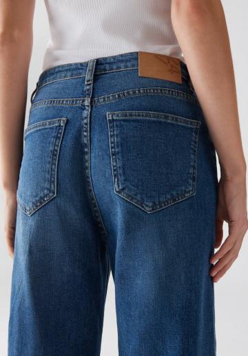 Прямые джинсы
