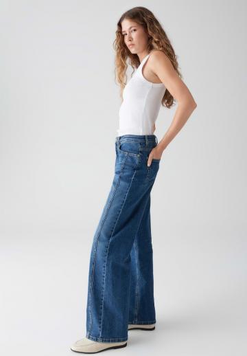 Прямые джинсы