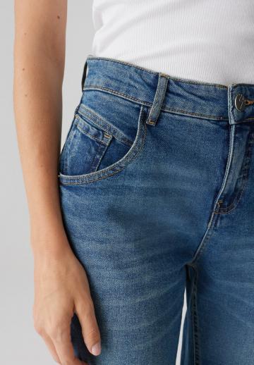 Короткие джинсы