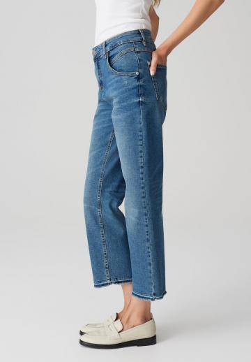 Короткие джинсы