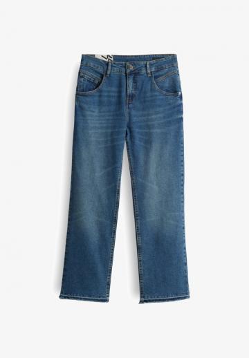 Короткие джинсы