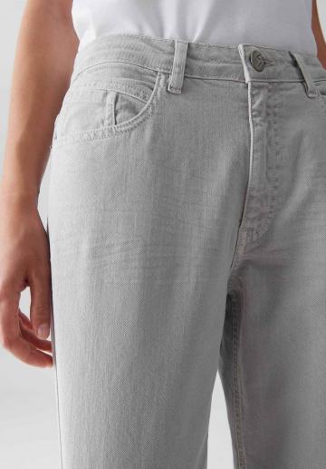 Короткие джинсы