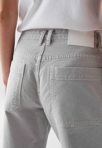 Короткие джинсы