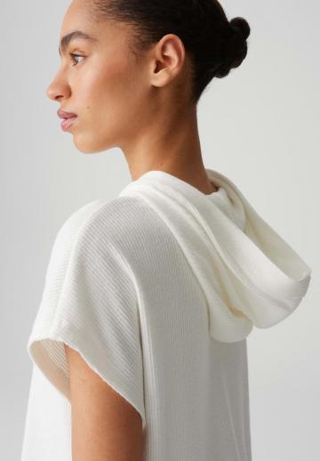 Пуловер с капюшоном