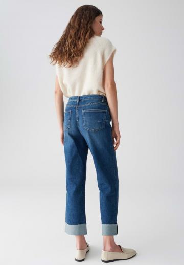 Короткие джинсы