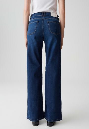 Клешеные джинсы