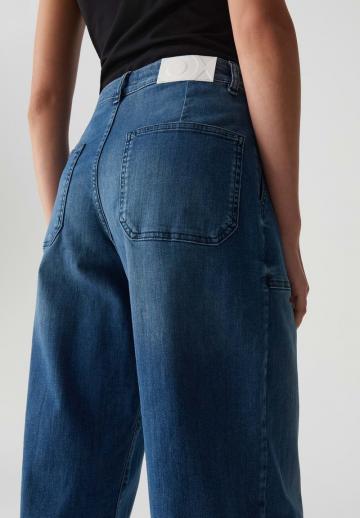 Прямые джинсы