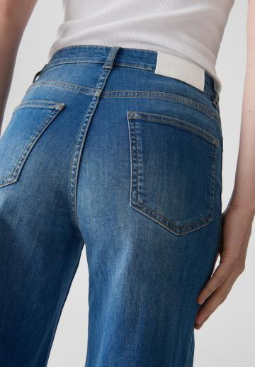 Короткие джинсы