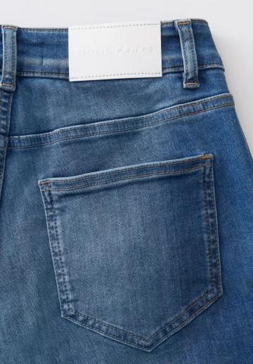 Короткие джинсы