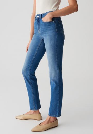 Короткие джинсы