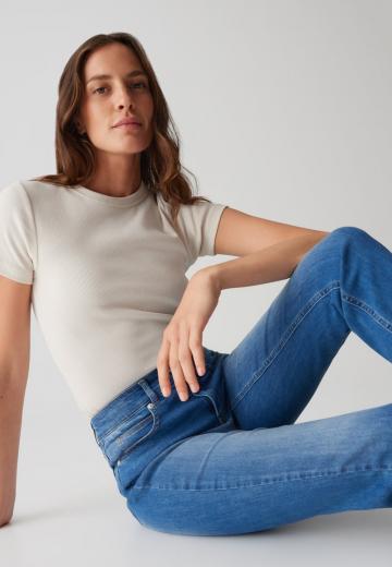 Короткие джинсы