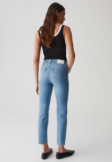 Узкие джинсы