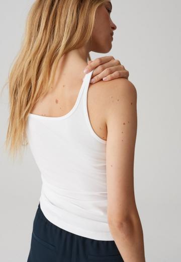 Топ на бретельках