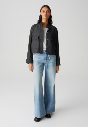 Блейзер с накладными карманами