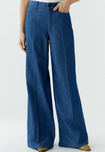 Клешеные джинсы