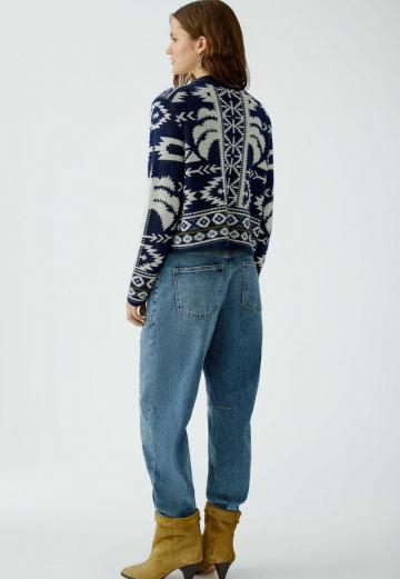 Жаккардовая вязаная кофта