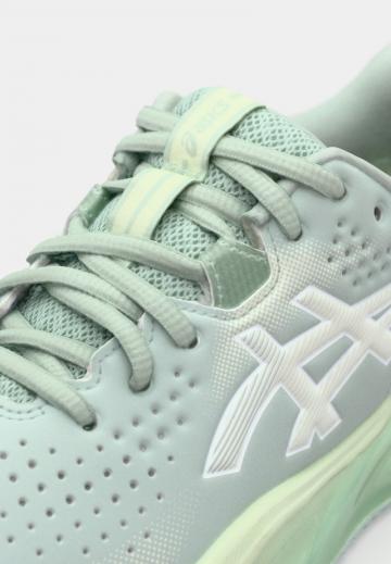 Теннисные кроссовки