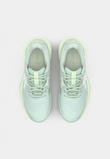 Теннисные кроссовки