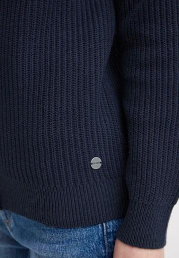 Вязаная кофта