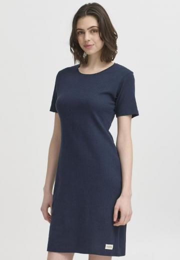 Вязаное платье