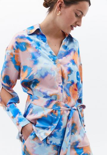 Атласная блузка