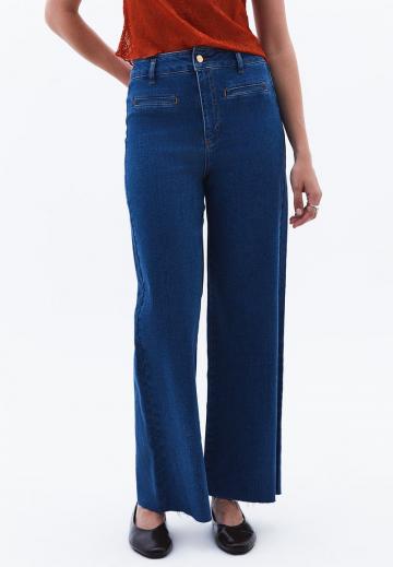 Клешеные джинсы