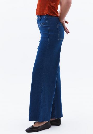 Клешеные джинсы