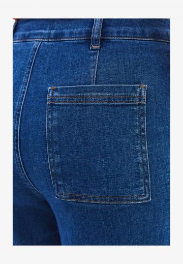 Клешеные джинсы