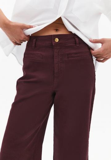 Клешеные джинсы