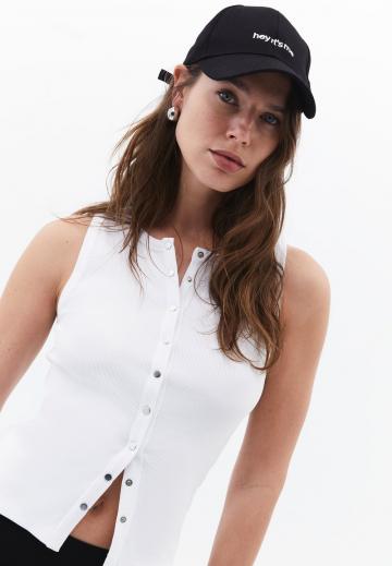 Вязаный жилет