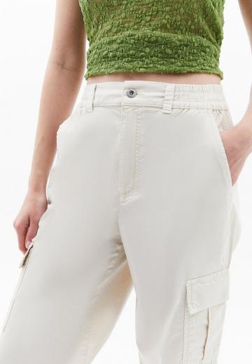 Брюки с накладными карманами
