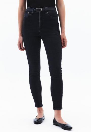 Короткие джинсы