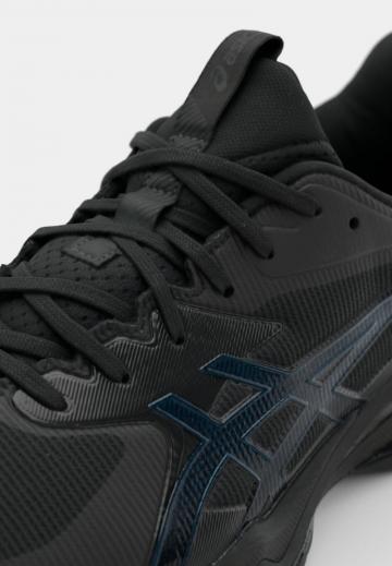 Теннисные кроссовки